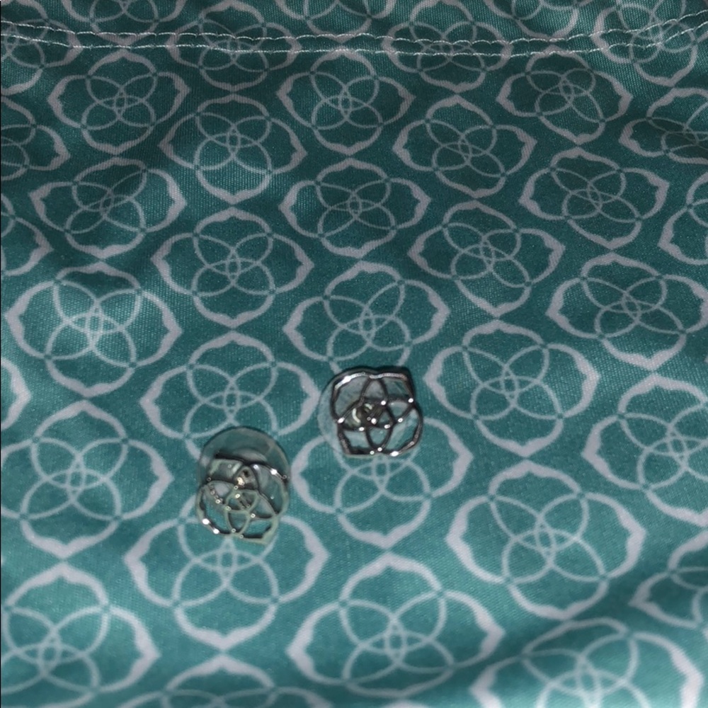 Kendra scott earrings